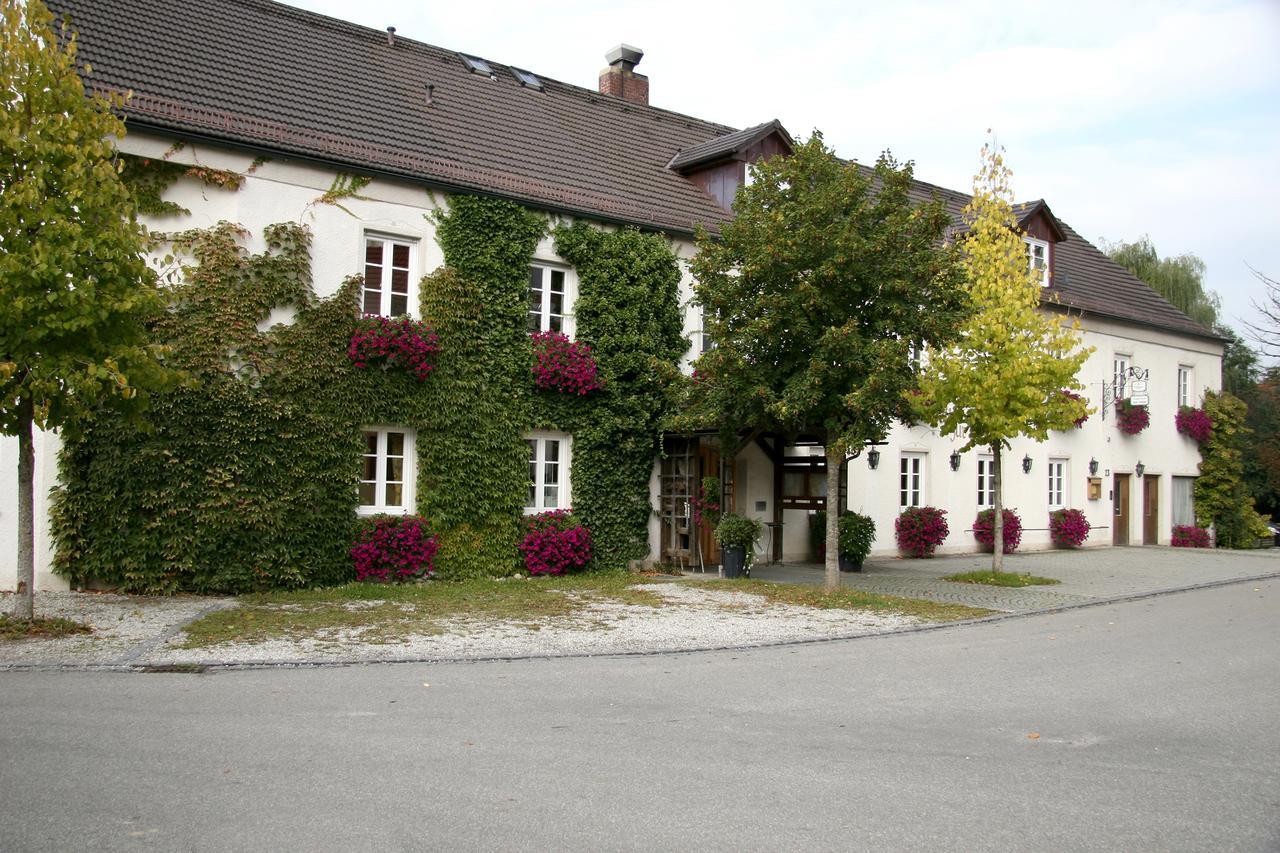 Gasthaus Zur Linde Hotell Hohenpolding Exteriör bild